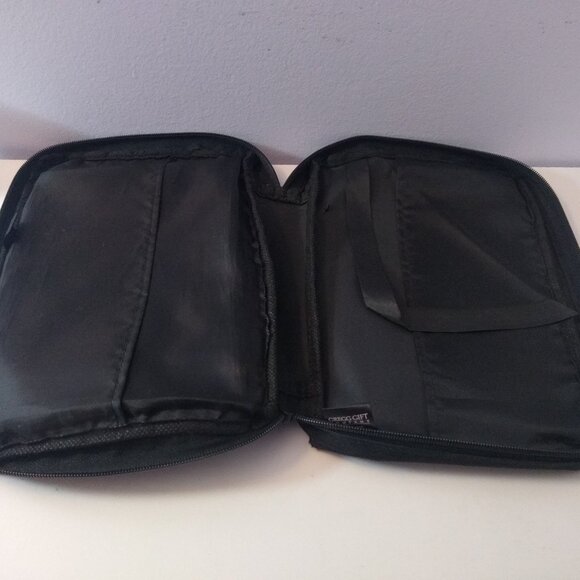 Bible Cover for Standard-Sized Bible - black - Picture 6 of 10